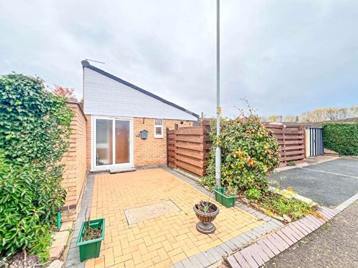 2 Bedroom Bungalow For Sale In Wingfield, Orton Goldhay, Peterborough, PE2