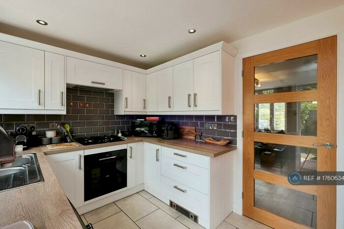 2 Bedroom Terraced House To Rent In Broom Field, Lightwater, GU18