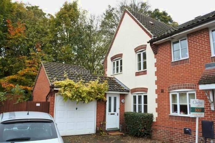 3 Bedroom Semi-Detached House To Rent In Walton Close, Fordham, CB7