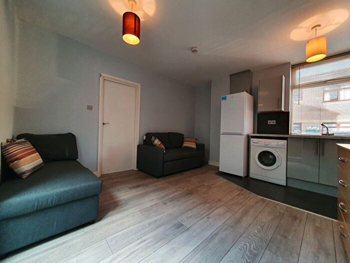 1 Bedroom Flat To Rent In Daniel Street, Cathays, Cardiff, Cardiff, CF24