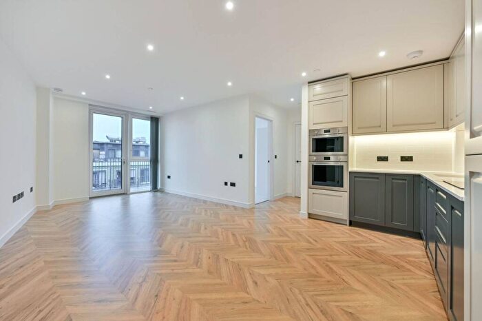 2 Bedroom Flat For Sale In Brook Street, Kingston, KT1