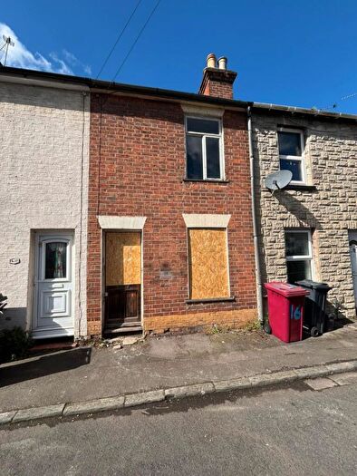 2 Bedroom Terraced House For Sale In Little Street, Reading, Berkshire, RG1