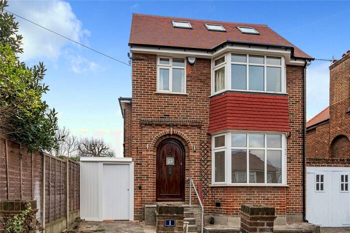 4 Bedroom Detached House To Rent In Crowland Gardens, Southgate, London, N14