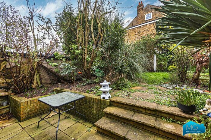 1 Bedroom Apartment To Rent In Stapleton Hall Road, Stroud Green, N4