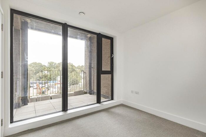 1 Bedroom Flat To Rent In Medway Street Chatham, ME4