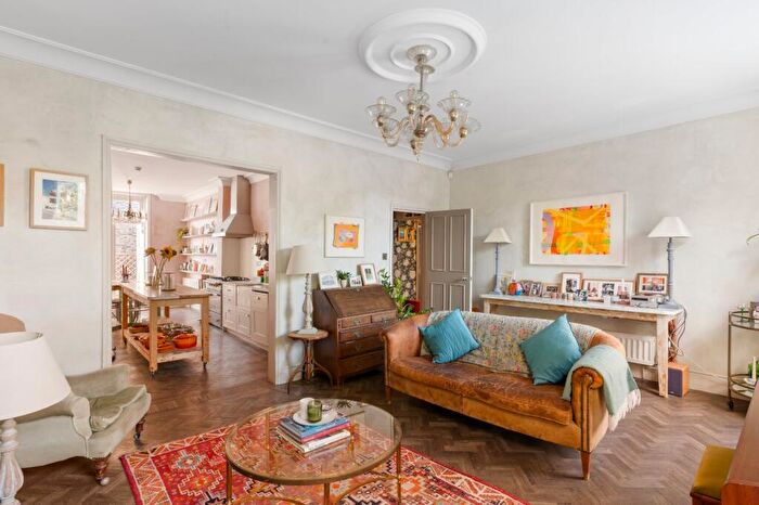3 Bedroom Apartment For Sale In St. John's Hill, London, SW11