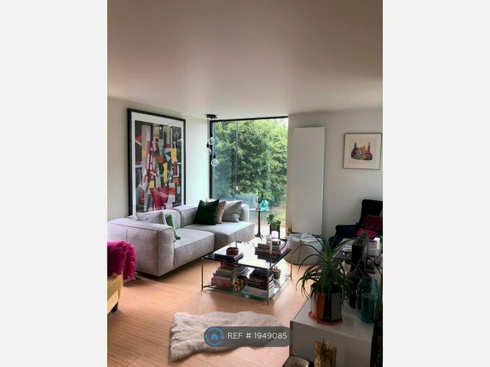 1 Bedroom Flat To Rent In Albany Road, London, SE5