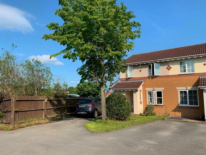 3 Bedroom Semi-Detached House To Rent In Farmers Walk, Newark, NG24