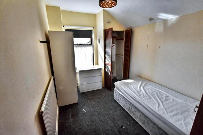 3 Bedroom Terraced House For Sale In Countess Road, Northampton, NN5