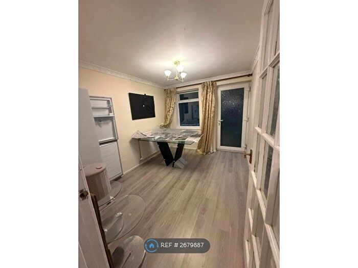 3 Bedroom Detached House To Rent In Amadis Road, Leicester, LE4