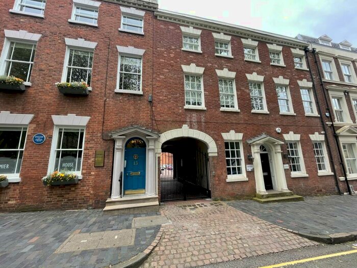 1 Bedroom Flat To Rent In St Pauls Mews, St Pauls Square, Birmingham, West Midlands, B3