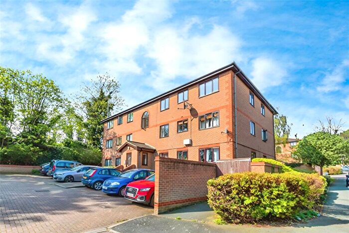 1 Bedroom Flat For Sale In Winston Close, Greenhithe, Kent, DA9