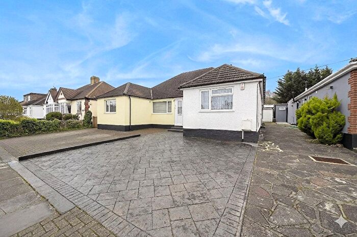 2 Bedroom Bungalow For Sale In Renton Drive, Orpington, BR5