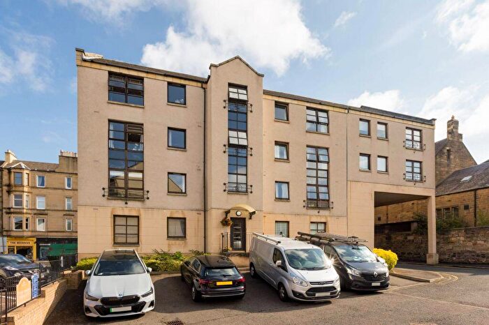 1 Bedroom Flat For Sale In / Rodney Place, Canonmills, Edinburgh, EH7