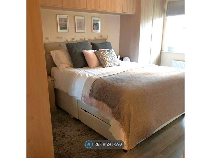 3 Bedroom Semi-Detached House To Rent In Mawkin Close, Norwich, NR5