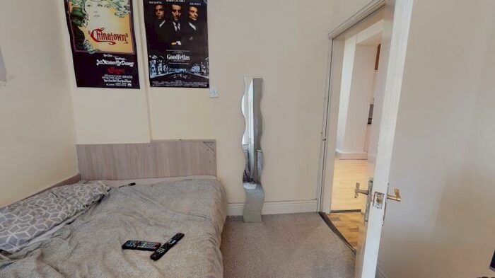 2 Bedroom Flat To Rent In Headingley Lane, Headingley, Leeds, LS6