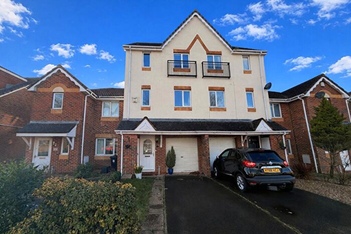 3 Bedroom Semi-Detached House For Sale In Johnson Road, Emersons Green, Bristol, BS16