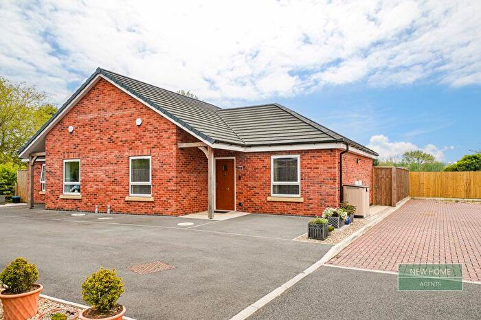 3 Bedroom Semi-Detached Bungalow For Sale In Windsor Way, Barnetby, DN38