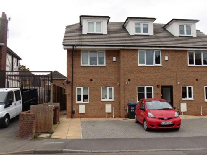 3 Bedroom Town House To Rent In Lemsford Road, Hatfield, AL10