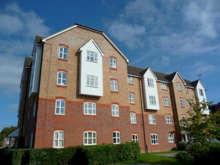 2 Bedroom Flat To Rent In Friarscroft Way, Aylesbury, HP20