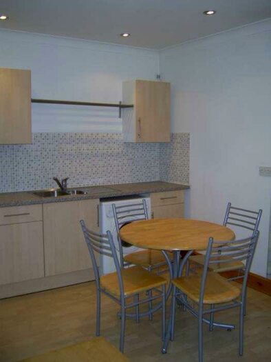 2 Bedroom Flat To Rent In Newport Road, Roath, Cardiff, CF24