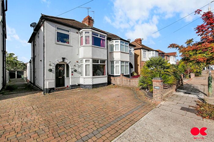 3 Bedroom Semi Detached House To Rent In Montrose Avenue, Gidea Park, Essex, RM2