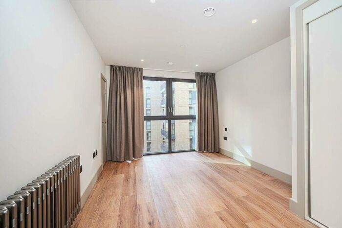 2 Bedroom Flat To Rent In The Sessile, Tottenham, London, N17
