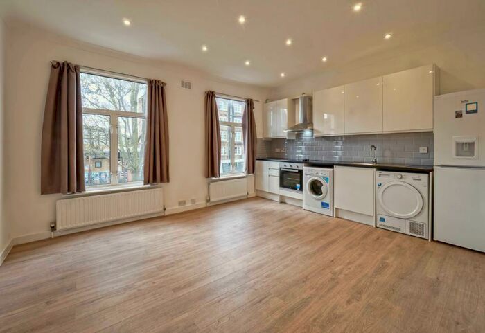 3 Bedroom Duplex To Rent In Eburne Road, Holloway, N7