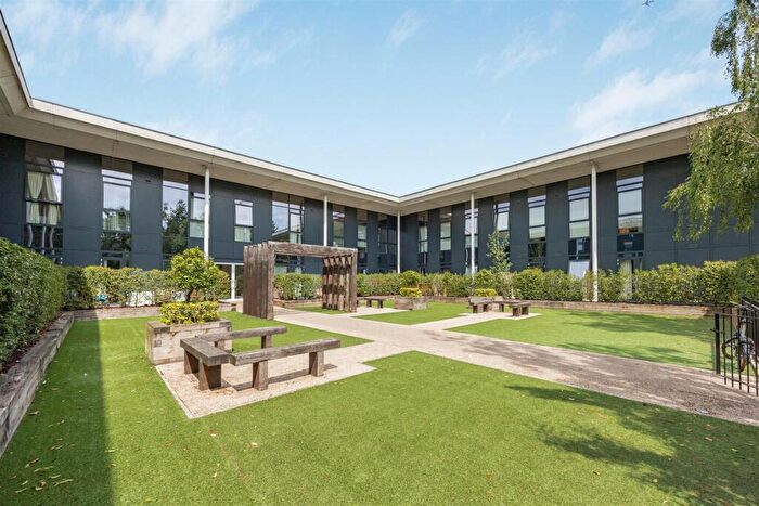 1 Bedroom Apartment For Sale In Clivemont Road, Maidenhead, SL6