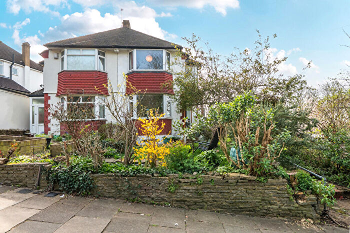 3 Bedroom Semi Detached House For Sale In Constitution Rise, Shooters Hill, SE18