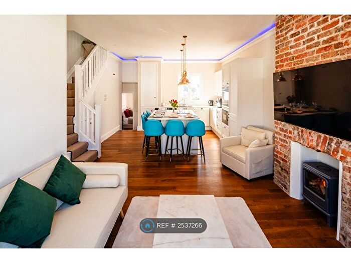 2 Bedroom Flat To Rent In Blatchington Road, Hove, BN3