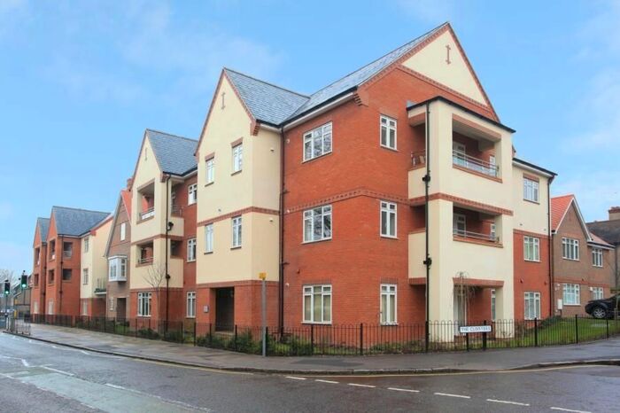 2 Bedroom Flat To Rent In High Street, Rickmansworth, WD3