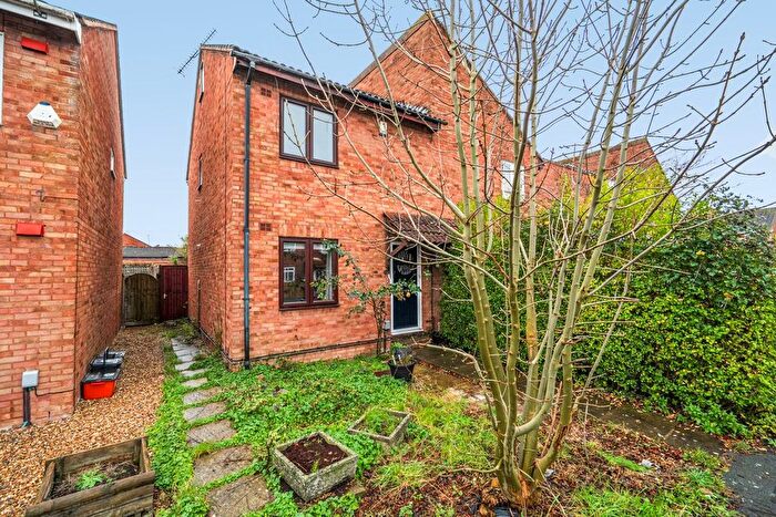 4 Bedroom End Terrace House For Sale In Pendennis Road, Freshbrook, Swindon, SN5