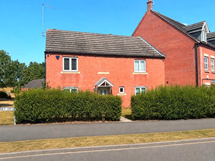 3 Bedroom End Of Terrace House For Sale In Finney Drive, Grange Park, Northampton, NN4