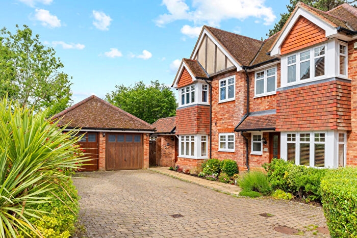 3 Bedroom Semi-Detached House For Sale In Searchwood Heights, Warlingham, CR6
