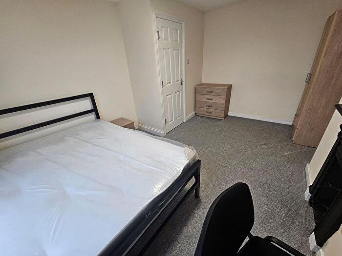 2 Bedroom Semi-Detached House To Rent In Thornville Street, Leeds, LS6