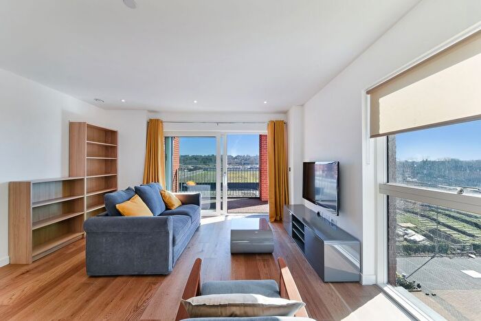 2 Bedroom Flat To Rent In Colindale Gardens, Thonrey Close, Colindale, London, NW9