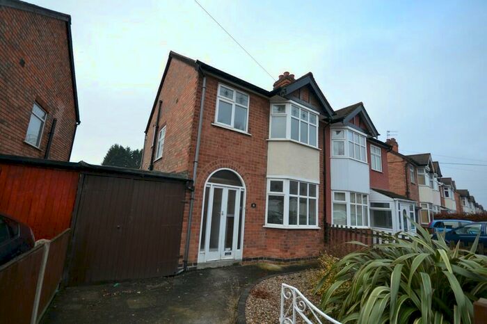 3 Bedroom Semi-Detached House To Rent In Charlbury Road, Nottingham, NG8