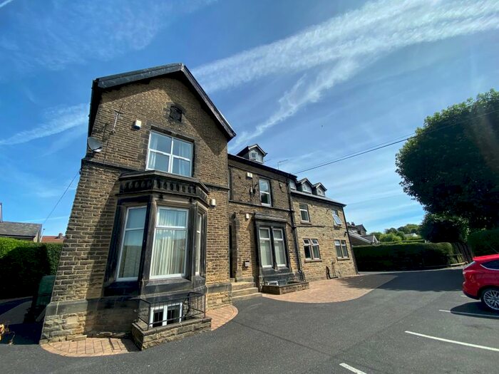 2 Bedroom Apartment To Rent In Henshaw Lane, Yeadon, Leeds, LS19