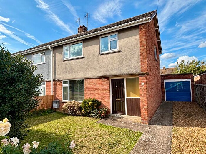 3 Bedroom Semi-Detached House For Sale In Helpston Road, Glinton, Market Deeping, PE6