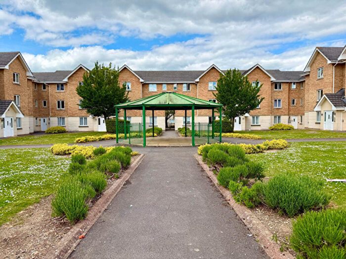 2 Bedroom Flat To Rent In Lloyd Close, Cheltenham, GL51