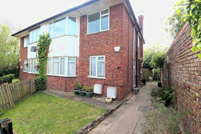 2 Bedroom Maisonette To Rent In Whitehall Close, Uxbridge, UB8