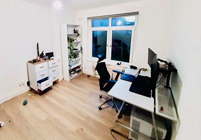 2 Bedroom Flat To Rent In Craggan Drive, Glasgow, G14