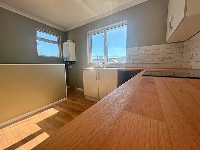 2 Bedroom Flat To Rent In St Leonards Road, Plymouth, PL4