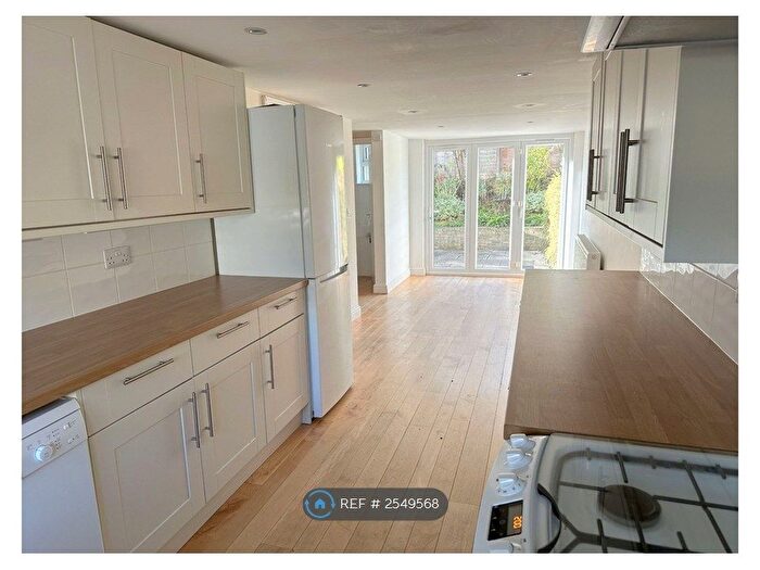 3 Bedroom Terraced House To Rent In Mulberry Close, Cambridge, CB4