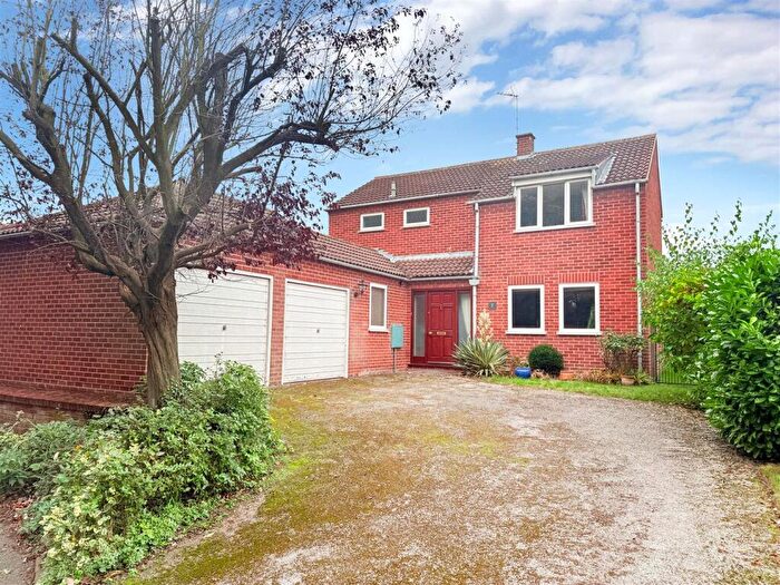 4 Bedroom Detached House For Sale In Greet Park Close, Southwell, NG25
