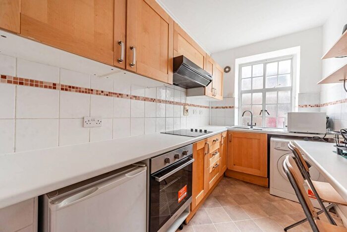 4 Bedroom Flat To Rent In Hillside Court, Hampstead, London, NW3