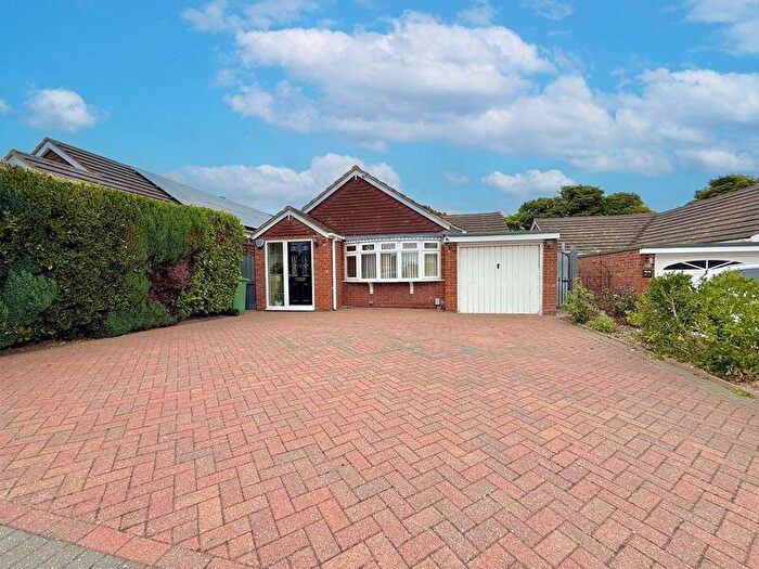 3 Bedroom Detached Bungalow For Sale In Barley Brow, Dunstable, LU6