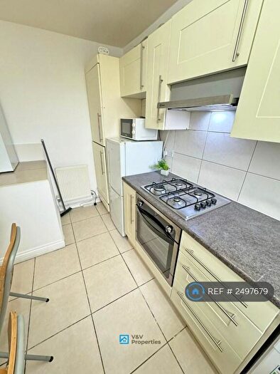 5 Bedroom Flat To Rent In Shaftesbury Court, London, N1