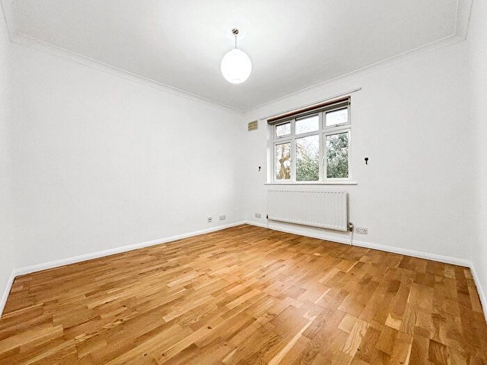 5 Bedroom Detached House For Sale In Crofton Avenue, Bexley, DA5